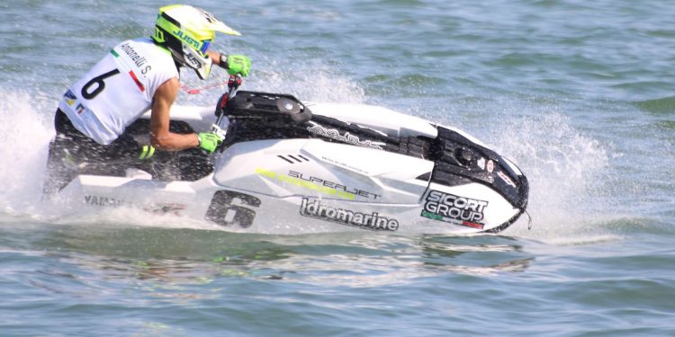 Dal 28 al 30 aprile, a Napoli, la prima tappa del campionato italiano moto d’acqua 2023