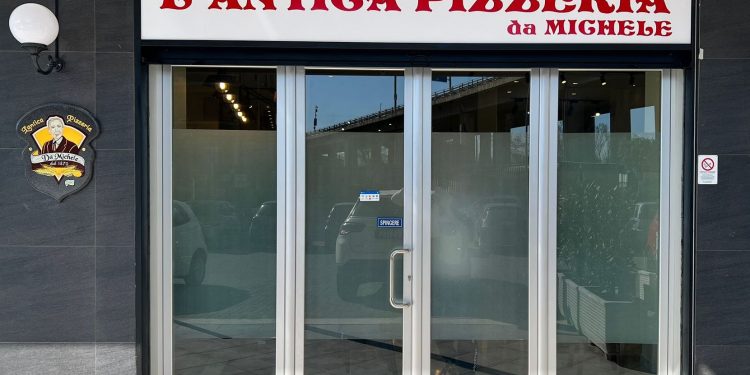 L’Antica Pizzeria Da Michele apre ad Aversa, terza sede in Campania
