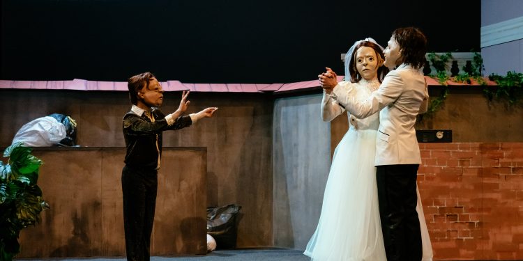 Dal 25 al 30 aprile, al teatro Bellini di Napoli: “Feste”