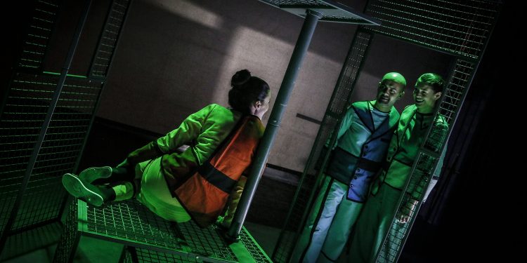 dal 25 al 30 aprile, al Teatro Piccolo Bellini di Napoli, lo spettacolo “trilogia dell’indignazione”