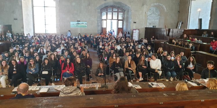 5 aprile e 3 maggio, al Teatro Bellini di Napoli, il Progetto “Viaggio Lib(e)ro”