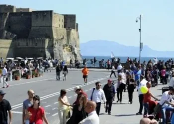 Confesercenti Campania: boom di turisti a Pasqua, attesi 250mila visitatori