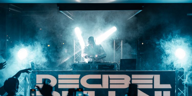 Napoli&Friends, al Gold Tower Lifestyle Hotel, Decibel Bellini Show