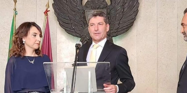 Il ritorno di Vittorio Pisani a Napoli da Capo della Polizia: applausi e commozione