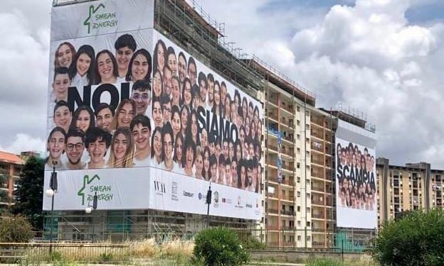 “Tutt’egual song’ ‘e criature”, i ragazzi di Scampia in un’opera di Oliviero Toscani