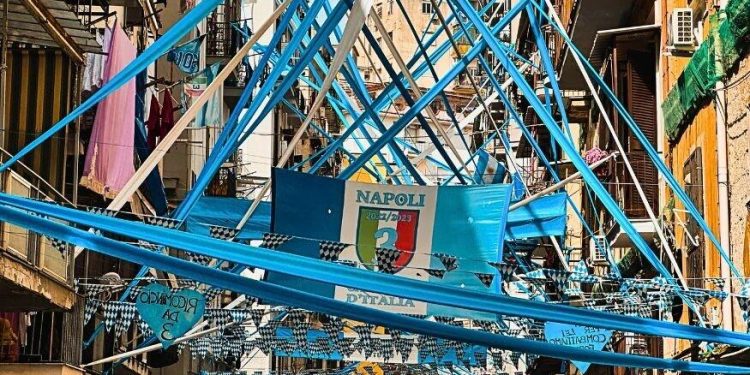 Festa-scudetto Napoli: da lunedì 12 giugno parte il piano di rimozione degli striscioni