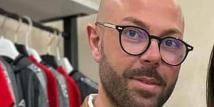 Caserta, morto l’imprenditore aggredito per aver rimproverato un 17enne per le bucce di arachidi per terra