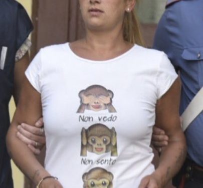 VIDEO-La lady-camorra del Conocal ottiene permesso per visitare la tomba del nipote ucciso