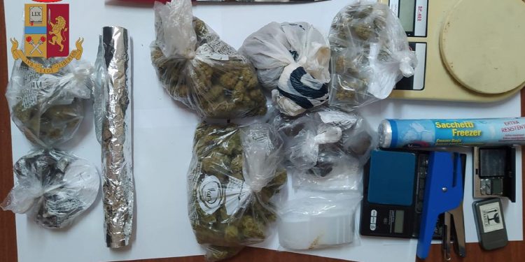 Ponticelli: spacciatrice 37enne arrestata dalla polizia