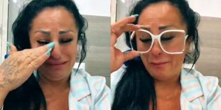 Rita De Crescenzo bloccata al porto con il figlio scappato dalla comunità per minori e denunciata