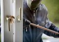 Furti in casa durante le vacanze: come prevenirli