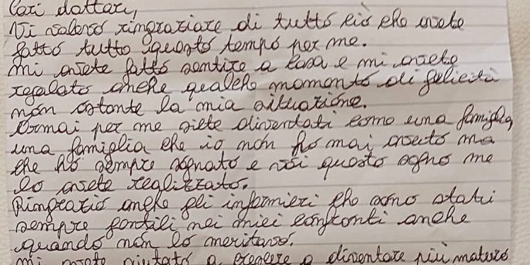 Napoli, la lettera del 13enne senza genitori: «Cari dottori, grazie. Siete stati la famiglia che non ho mai avuto»