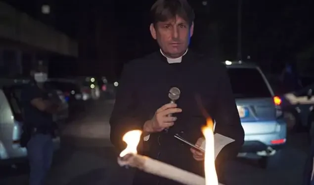 Don Coluccia dopo l’attentato a Tor bella monaca: “Tornerò in strada”