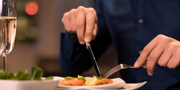 Salute, i cibi da evitare la sera per gli over 60