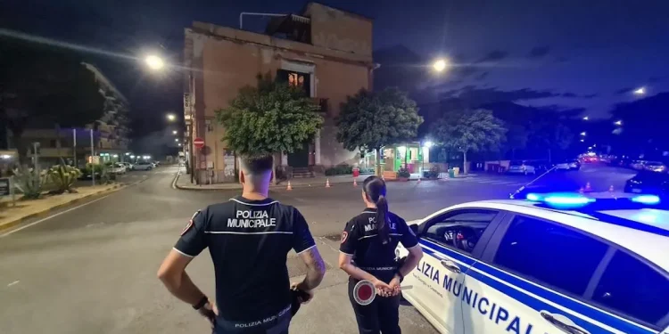 Tenta rapina insieme a un complice: minorenne di Ponticelli denunciato dalla Polizia Municipale