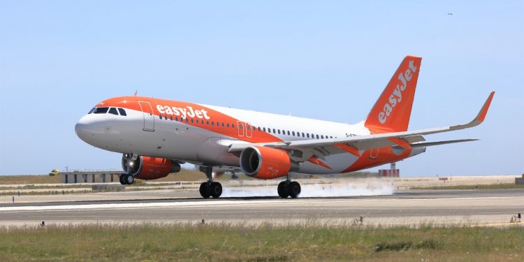 EasyJet festeggia San Gennaro insieme ai napoletani: 30.000 posti scontati dal 19 settembre