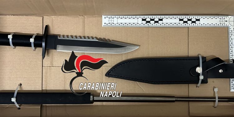 Giugliano: 39enne accoltella il padre, poi chiama il 112 e si consegna ai carabinieri