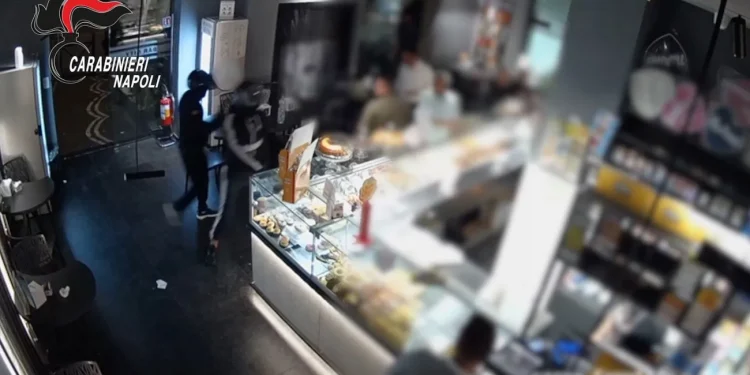 VIDEO-Criminalità minorile, tre episodi in periferia e nel vesuviano: arrestati due giovani, denunciati due minori