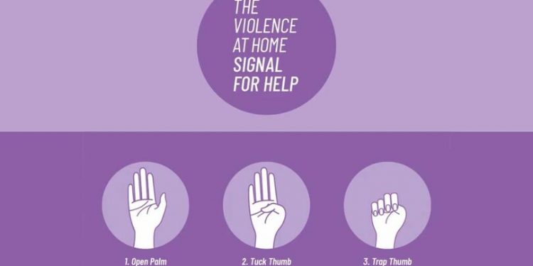 19enne molestata da un 23enne: salvata dal gesto antiviolenza