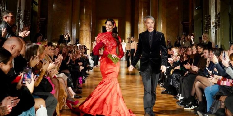 Gianni Molaro conquista Roma con l’omaggio alla donna