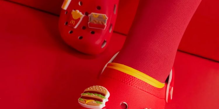 Gallery-La nuova collezione Crocs in collaborazione con McDonald’s