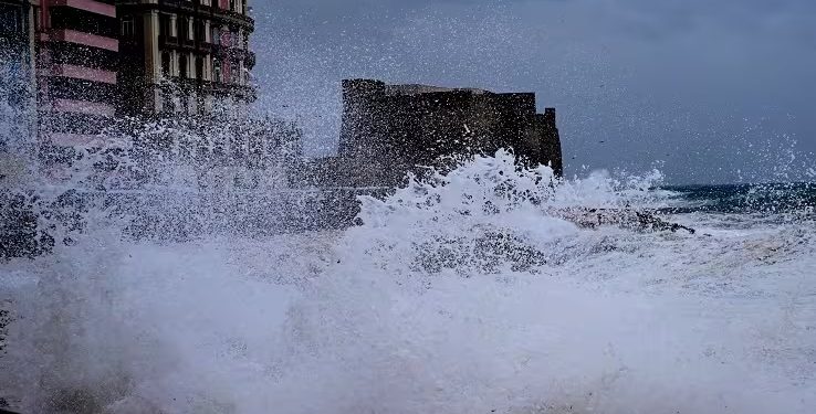 Forte vento in Campania, prorogata allerta meteo