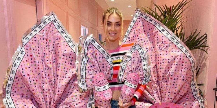 Chiara Ferragni: dopo il “caso pandoro” travolta anche dallo scandalo delle uova di Pasqua