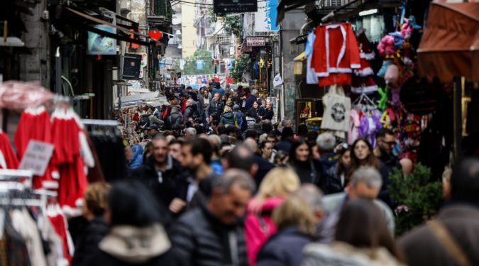 Confesercenti Campania: tra Capodanno ed Epifania, a Napoli, atteso mezzo milione di turisti
