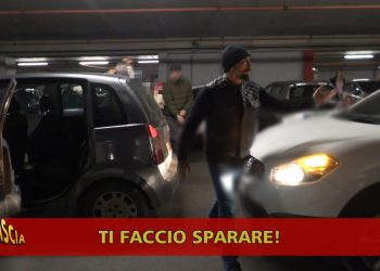 VIDEO-Lite nel parcheggio del centro commerciale “Neapolis” sedata da Brumotti
