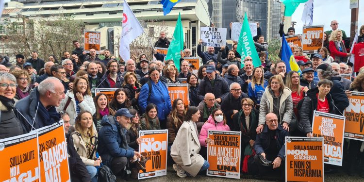 Medici in protesta contro il Governo: condizioni di lavoro insostenibili