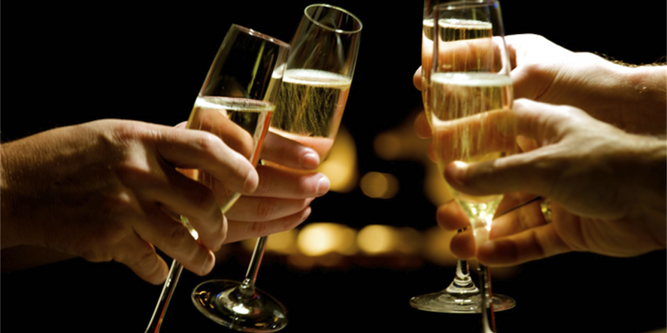Galateo dello champagne: i segreti per servirlo e degustarlo alla perfezione