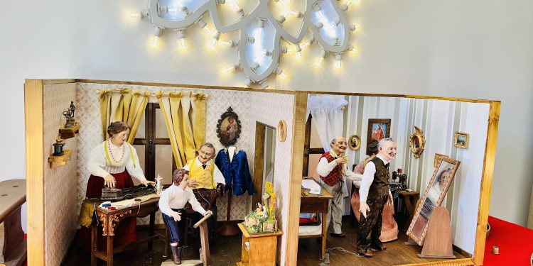  Casalnuovo, II Edizione di Natale al Museo: presentato il Presepe dei Sarti, unico in Italia 