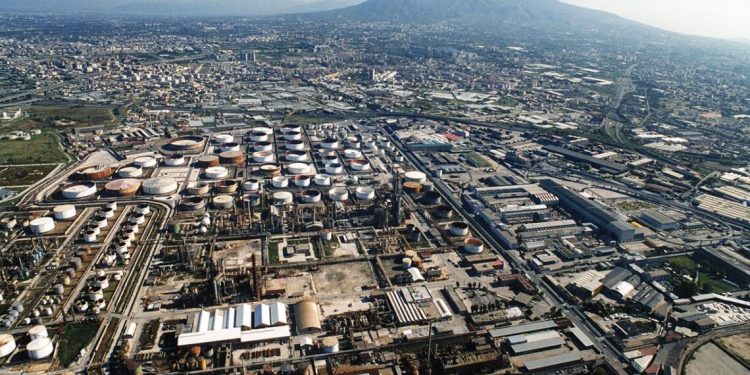 Napoli industriale, una città che cambia volto 
