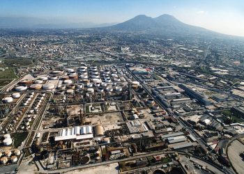 Napoli, bilancio di fine anno: reati in diminuzione, in aumento il traffico di droga
