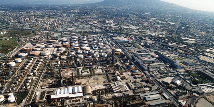 Napoli, bilancio di fine anno: reati in diminuzione, in aumento il traffico di droga