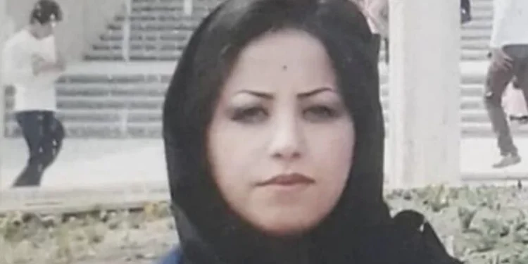 Condannata a morte per aver ucciso il marito: impiccata la sposa bambina Samira Sabzian