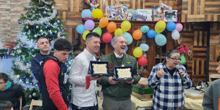 “Figli in famiglia” di Carmela Manco festeggia il pizzaiolo Errico Porzio e gli “Angeli di strada”