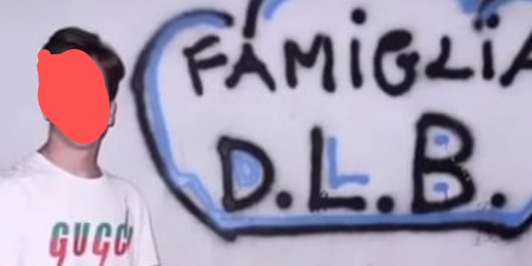 VIDEO-Ponticelli, 17enne arrestato nel Lotto O osannato dagli amici sui social