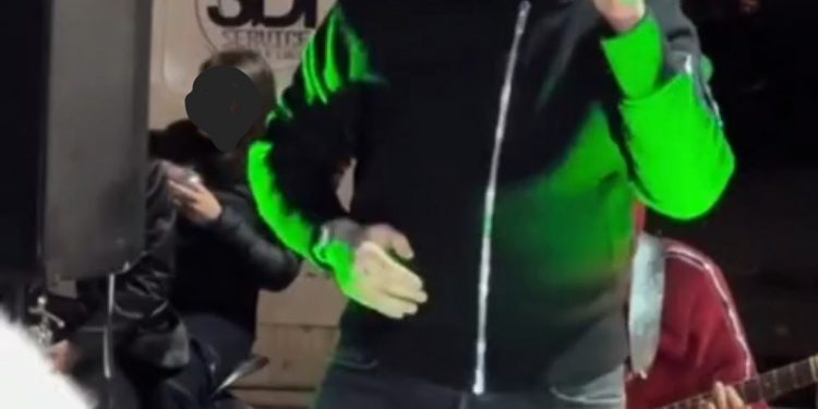 VIDEO-Ponticelli: uno show neomelodico consacra il nuovo ras dei De Martino