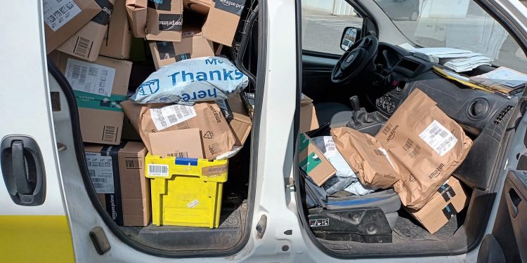 Poste Italiane: dipendenti chiedono lavoro dignitoso e lanciano una petizione