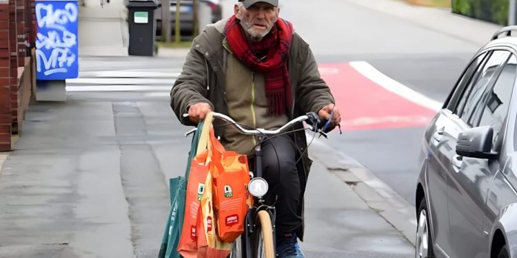 La storia del “milionario più frugale al mondo”: proprietario di decine di immobili recupera cibo dall’immondizia