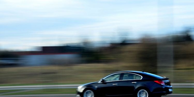 I vantaggi di acquistare pezzi di ricambio auto online 