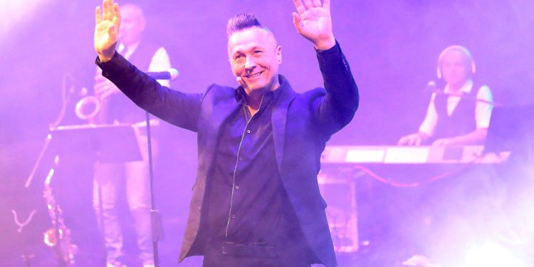 Sabato 24 febbraio, al teatro Italia di Acerra, lo spettacolo “pur di far commedia” di Paolo Belli