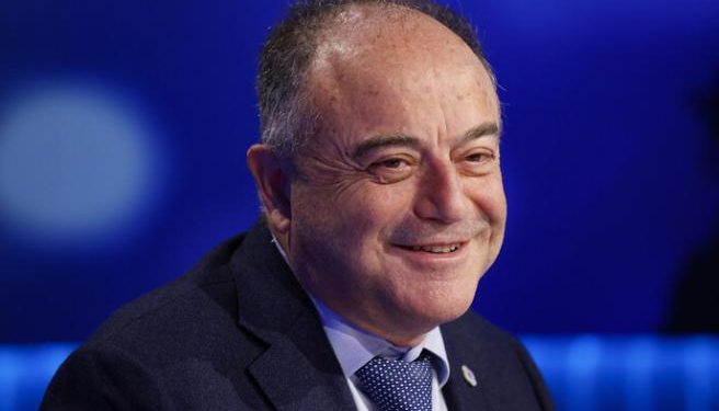 L’appello di Gratteri alle vittime di racket: “pronto ad accogliere personalmente le vostre denunce”