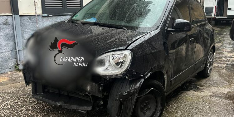 Casoria: 38enne distrugge l’auto della compagna e la minaccia, arrestato dai carabinieri