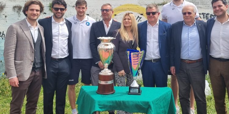 FOTO e VIDEO-“Paolino Day”: al liceo “Di Giacomo” i giocatori della Gevi Napoli Basket per la finale del torneo