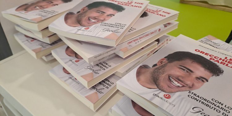 ‘Le mie orecchie parlano’, Alessandro Coppola racconta la sua malattia