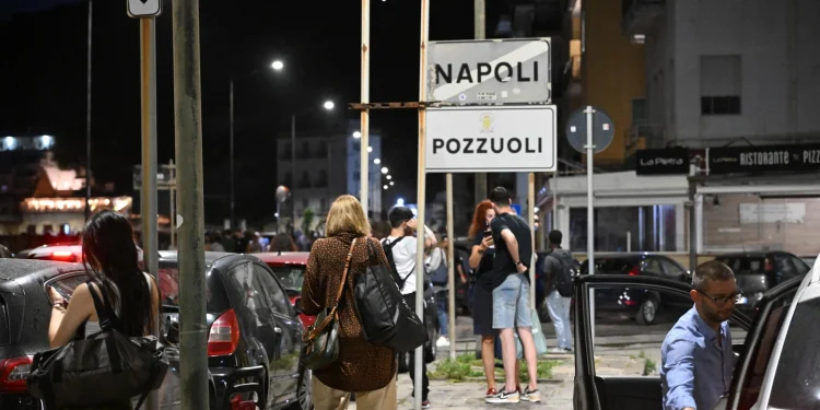 Campi Flegrei: 150 scosse di terremoto in 5 ore