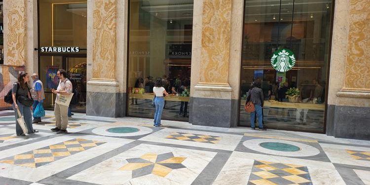 Starbucks apre a Napoli: è il secondo store in Campania