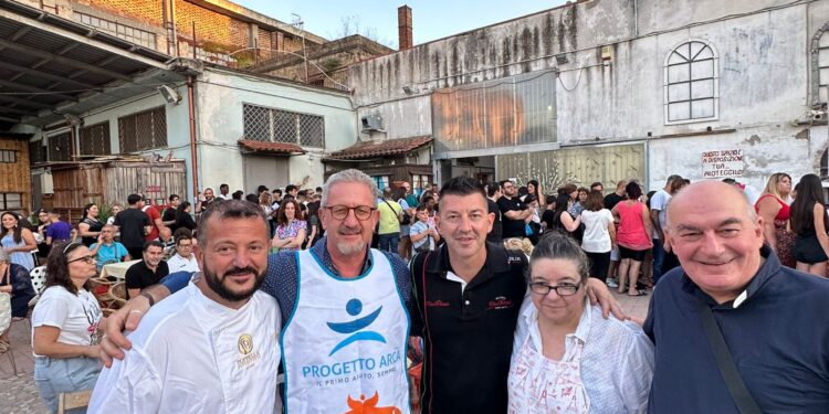 Serata speciale a San Giovanni a Teduccio: solidarietà e sorrisi con Porzio e Poppella